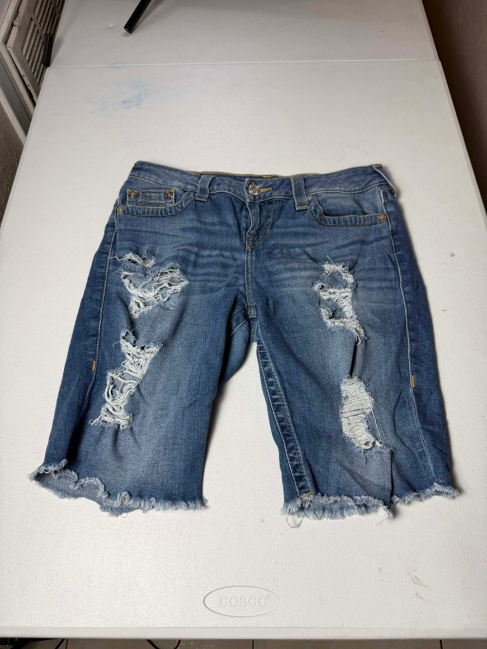 True Religion Distressed Denim
Shorts Sz 29